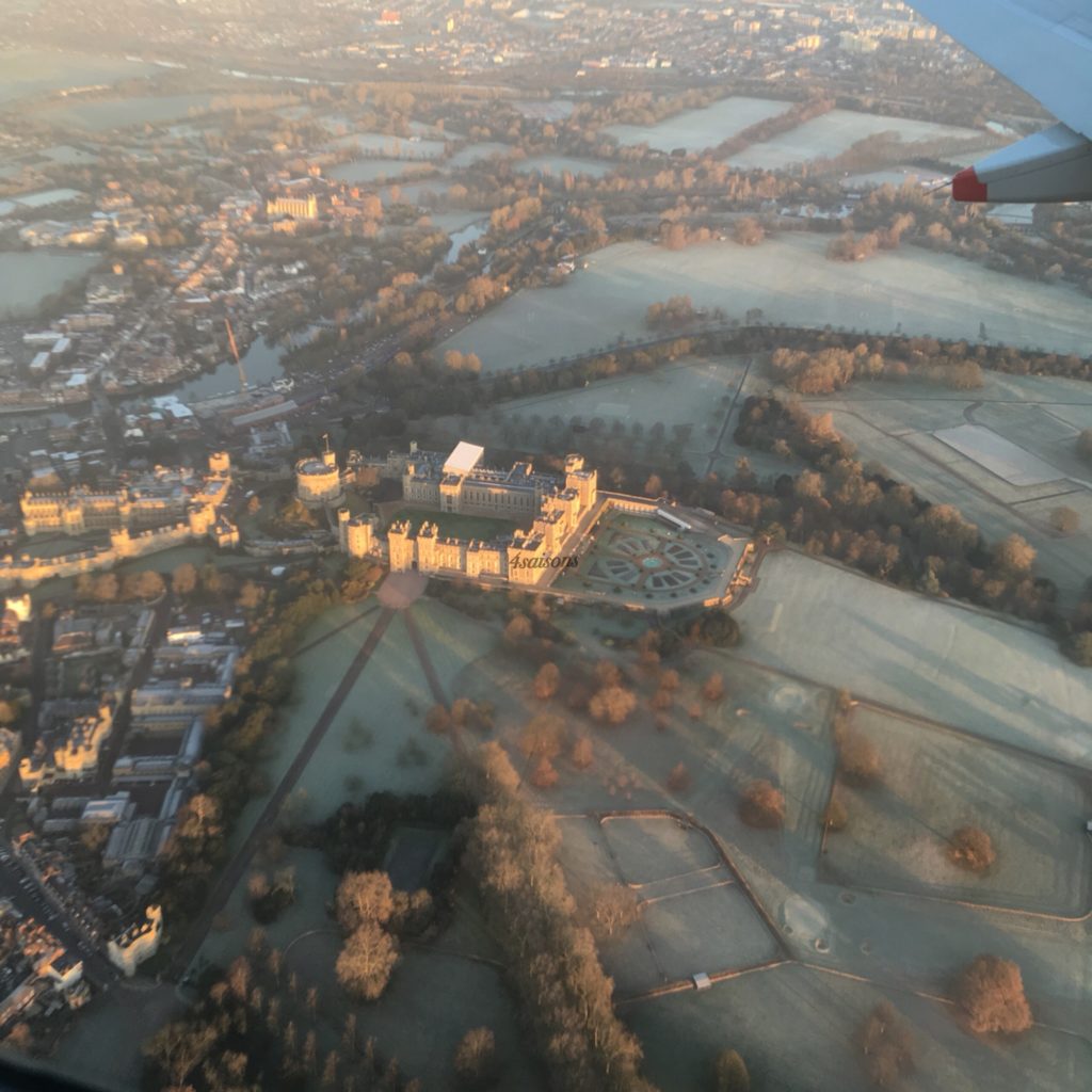 トゥールーズからロンドンへ行く機内からウィンザー城が見えた