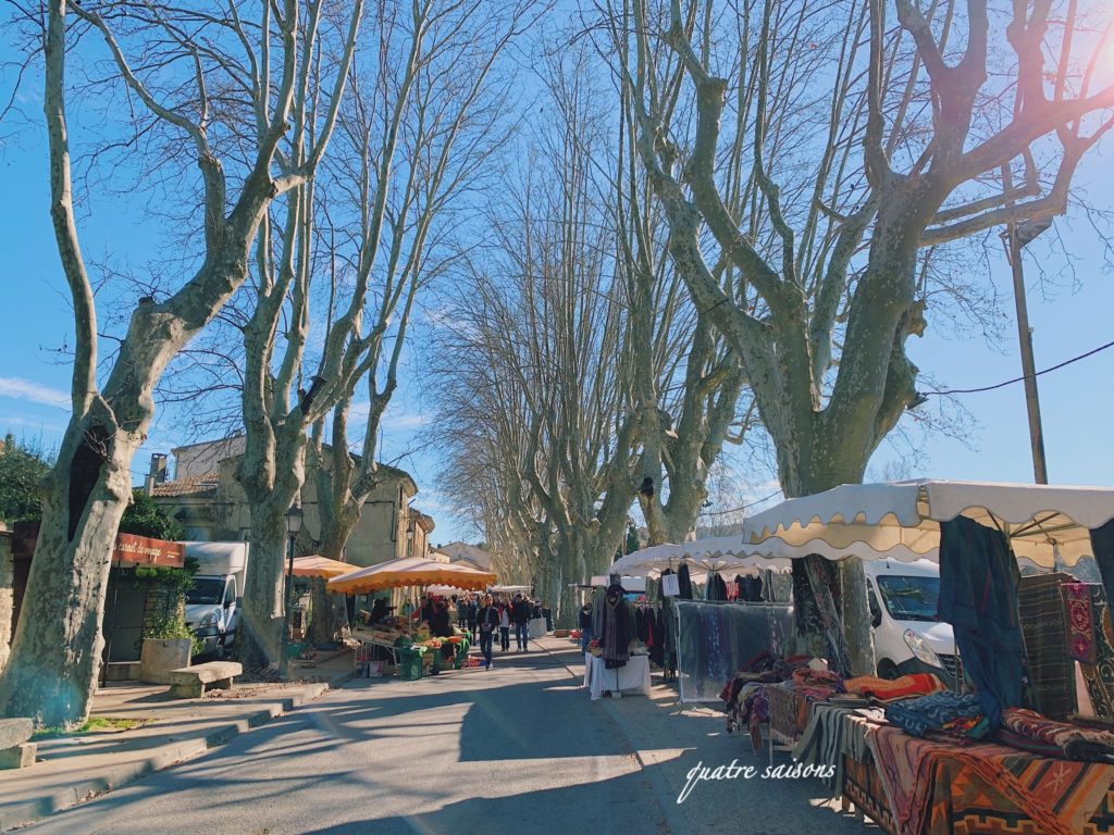 フランスの最も美しい村、ルールマランの朝市