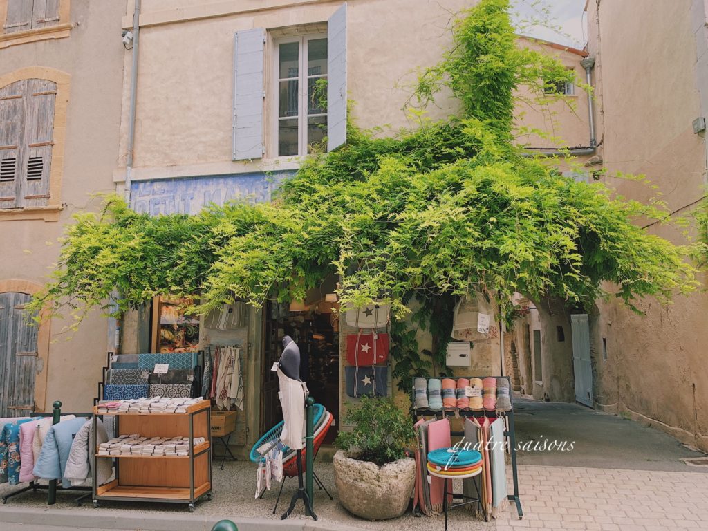 フランスの最も美しい村、ルールマランの雑貨屋さん