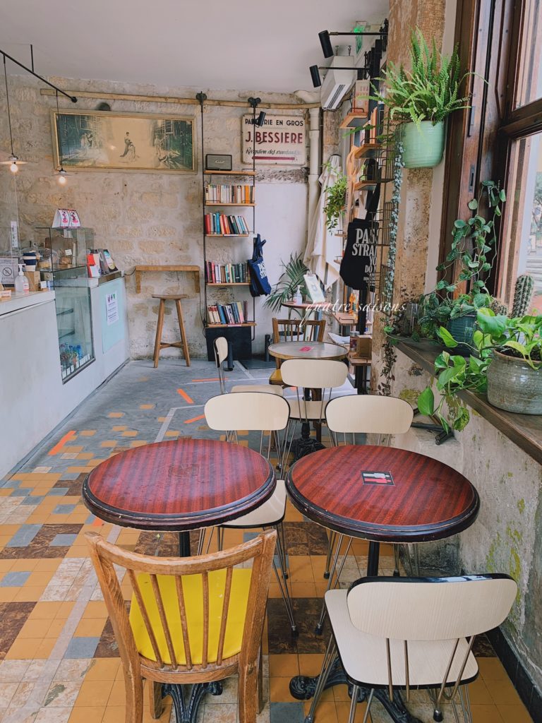 パリのシェイクスピアアンドカンパニー併設のカフェ