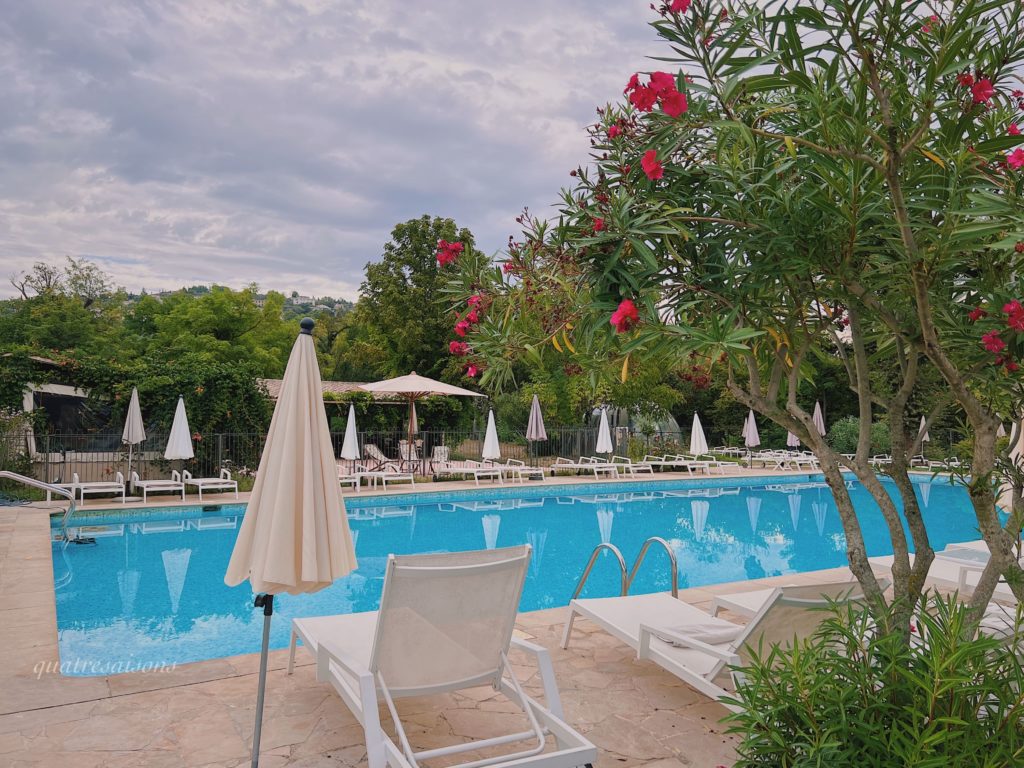 南フランスのおすすめホテルのプール