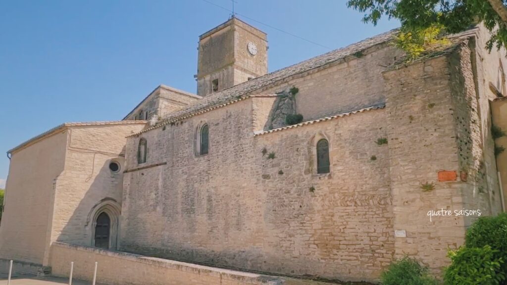 南フランスの村、グルトGoultの教会