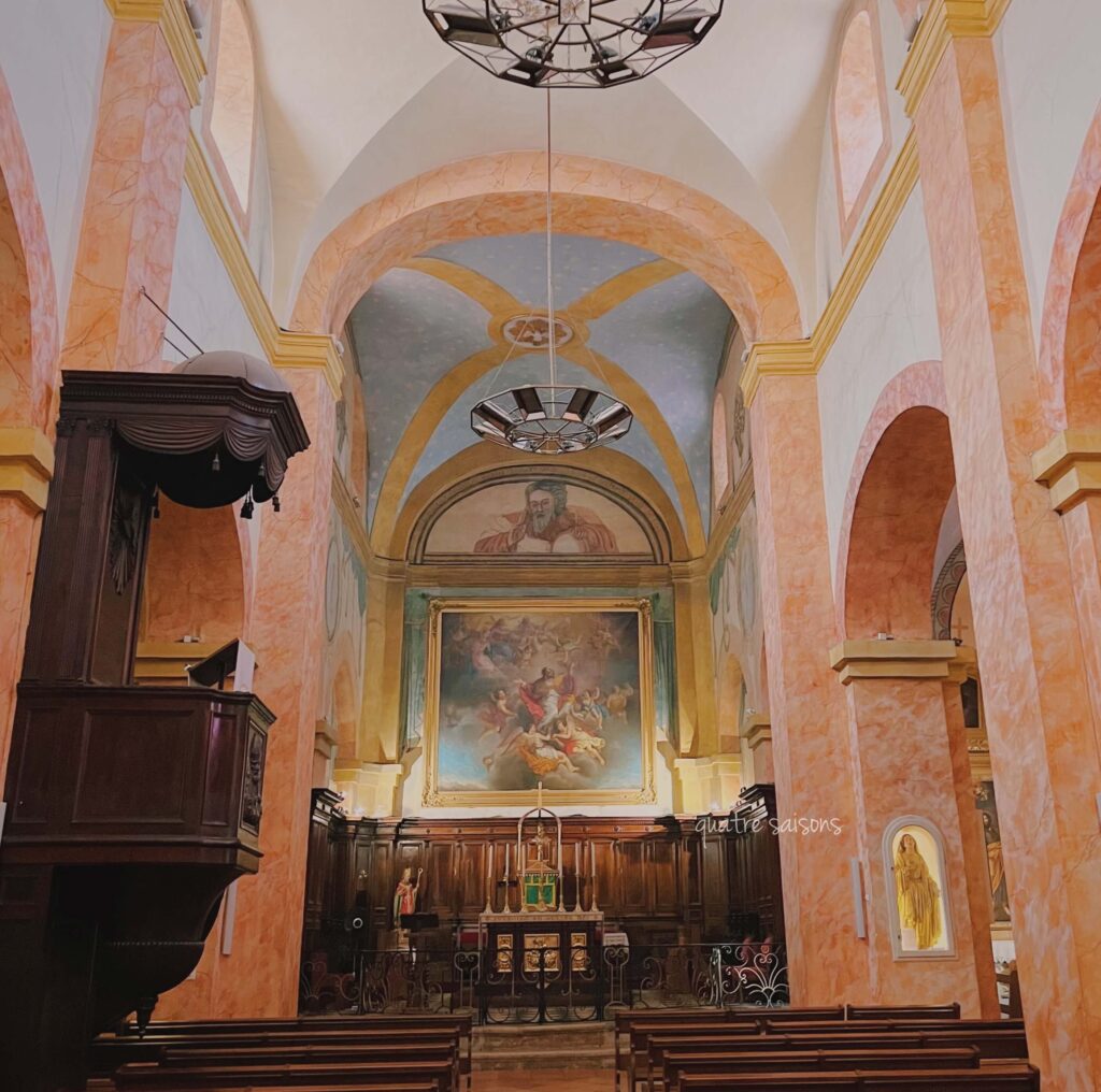 ボルム・レ・ミモザのサントロヒューム教会