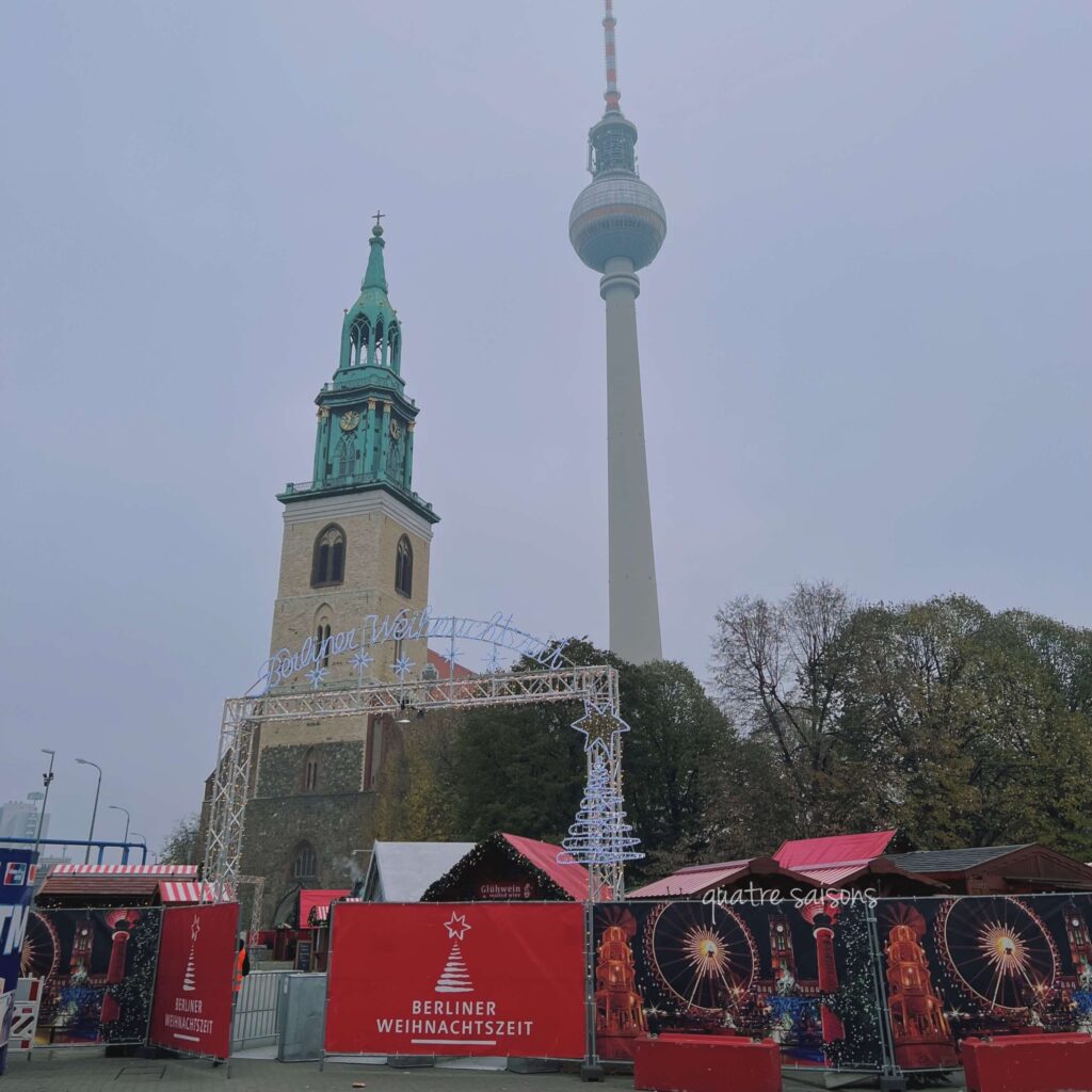 ベルリン赤の市庁舎クリスマスマーケット入り口