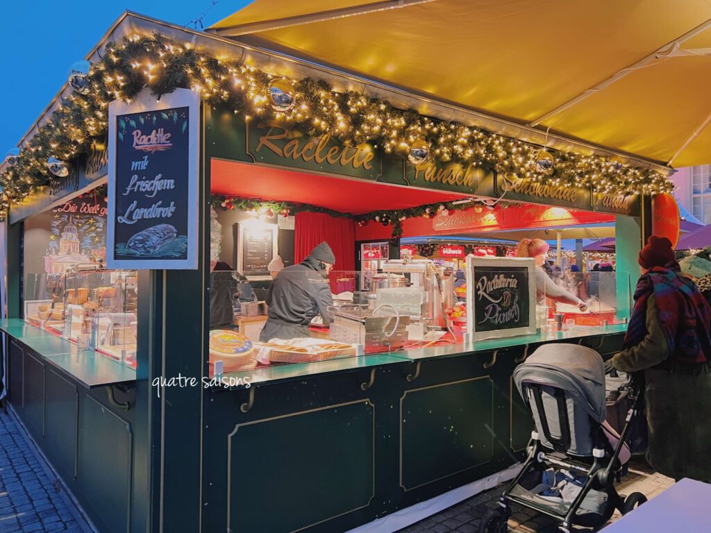 ベーベル広場のクリスマスマーケット