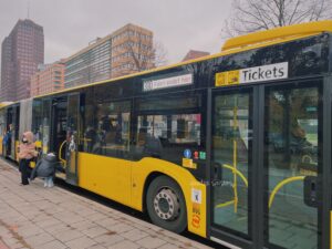 ベルリンの市内を走るバス