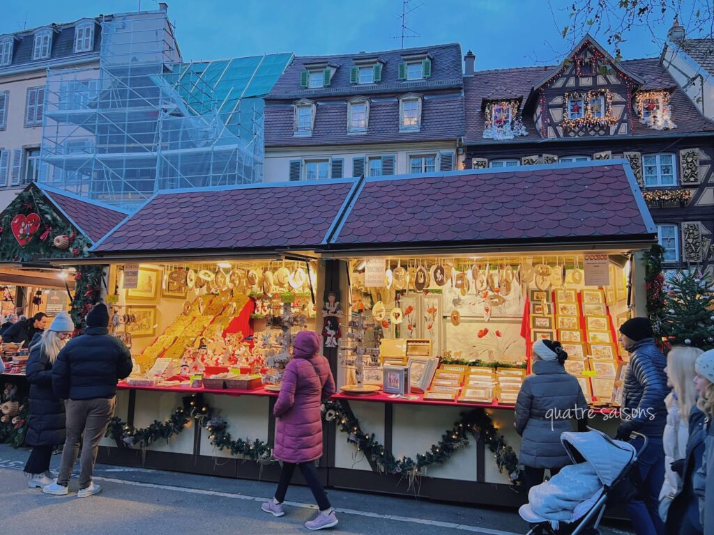 ジャンヌダルク広場のクリスマスマーケット