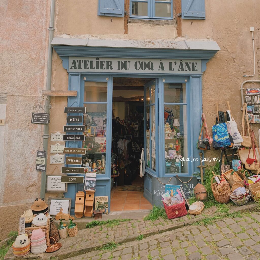 南西フランスにあるコルドシュルシエルの村、思わず入りたくなる可愛いお店