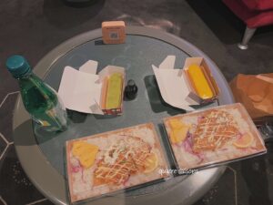 トゥールーズのチーズケーキ専門店、Takumi patisserieで買ったお弁当