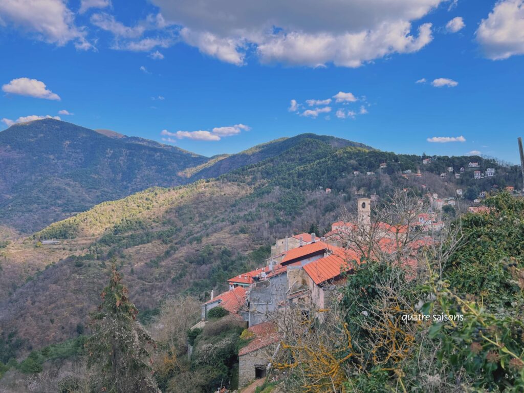 イタリアの村、バヤルドの景色