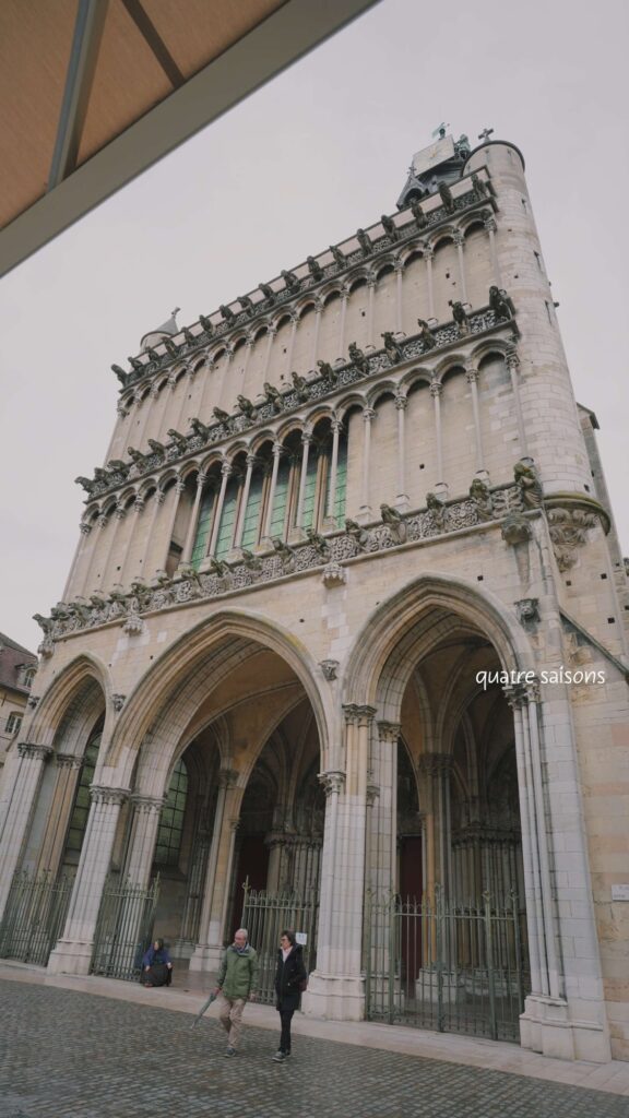 ディジョンのノートルダム教会 （Église Notre-Dame de Dijon）
