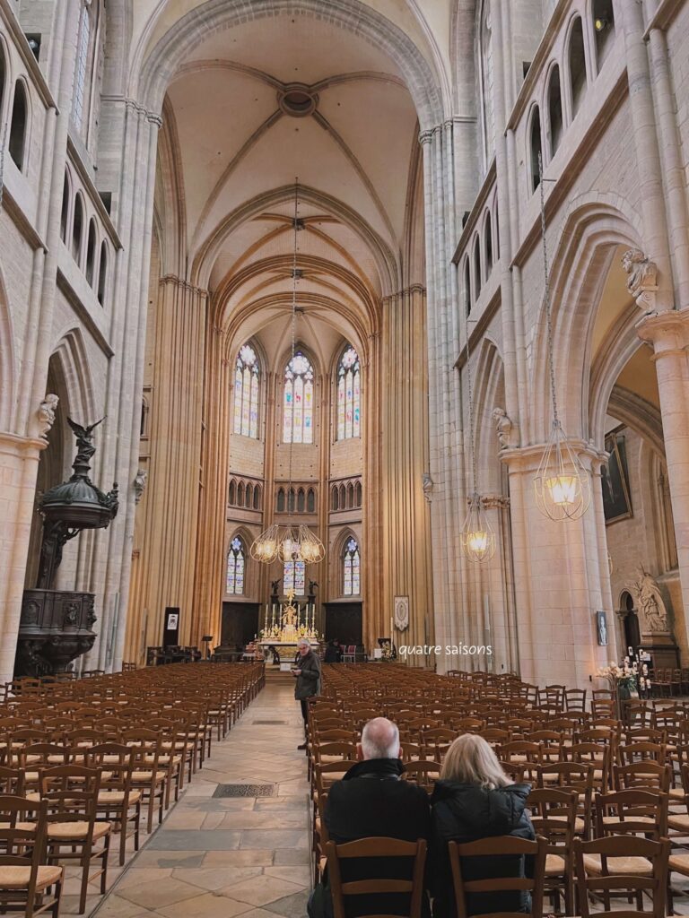 ディジョンのサン・ベニーニュ大聖堂（Cathédrale Saint-Bénigne de Dijon）
