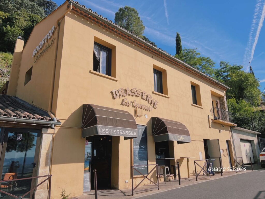 南フランスの村、ボニューのレストランLes Terrasses de Bonnieux