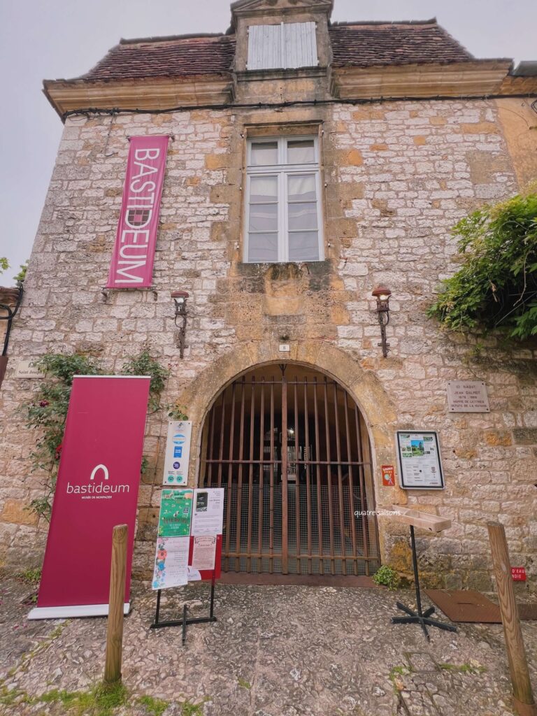 フランス南西部の美しい村、モンパジエの美術館、パスティディアム