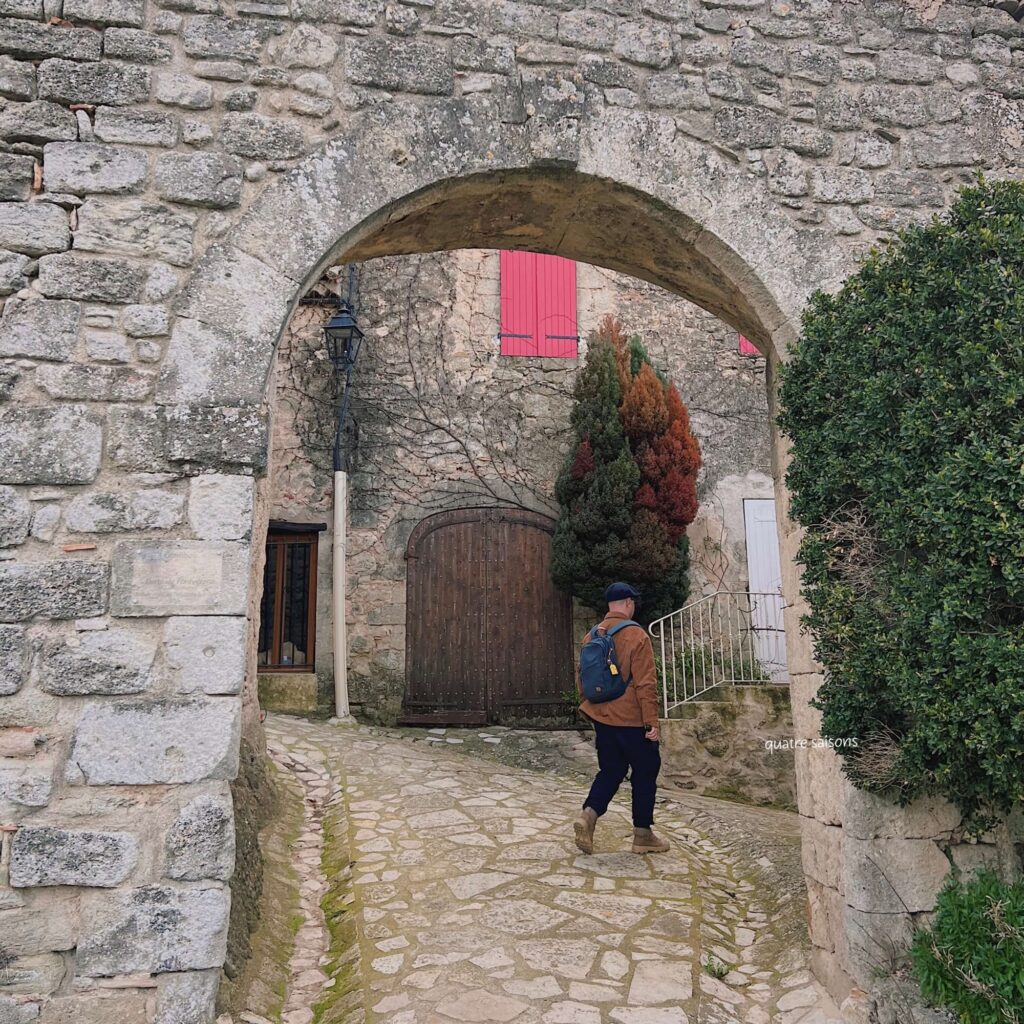 南フランスの村、グランボワの街並み