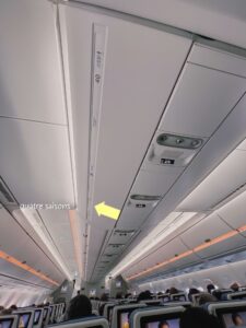 ルフトハンザ航空内（ミュンヘンから羽田行きの飛行機内）