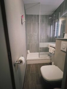 フランス南西部、ナルボンヌのホテル、イビス、Hôtel IBIS Narbonne