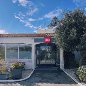 フランス南西部、ナルボンヌのホテル、イビス、Hôtel IBIS Narbonne