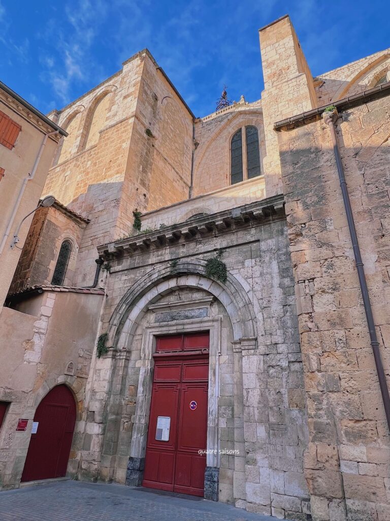 フランス南西部の街ナルボンヌのサンポールバジリカ教会（Basilique Saint paul）
