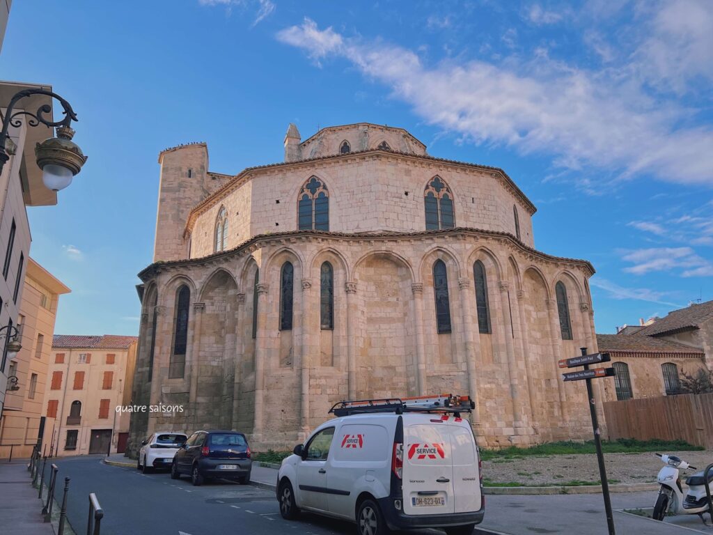 フランス南西部の街ナルボンヌのサンポールバジリカ教会（Basilique Saint paul）