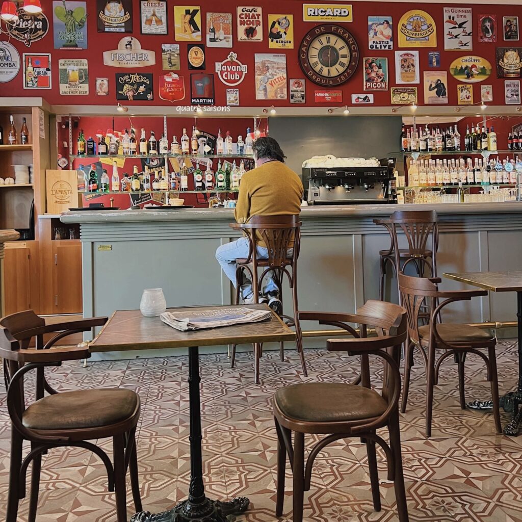 南フランスの村、グルトのビストロCafé de la Poste