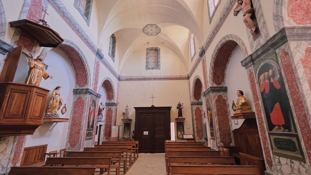 南フランスの村、ジュカの教会、Eglise Saint Jean-Baptiste