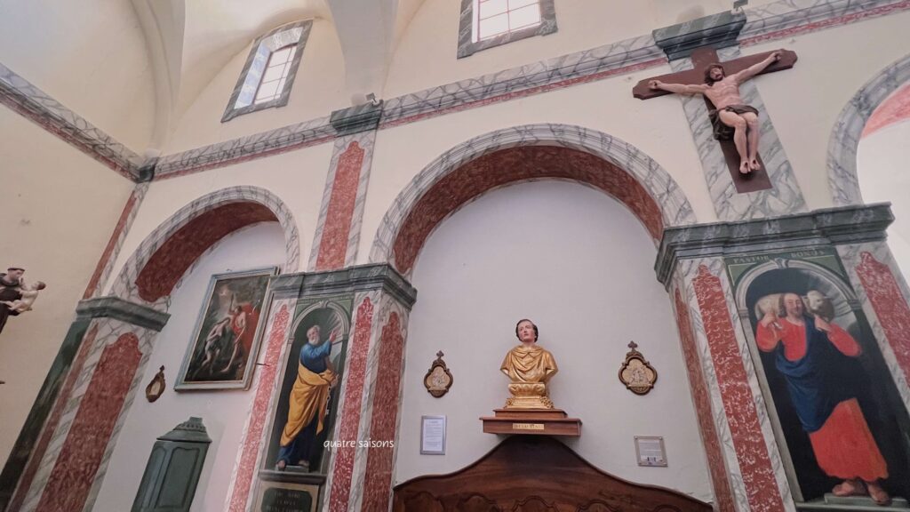 南フランスの村、ジュカの教会、Eglise Saint Jean-Baptiste