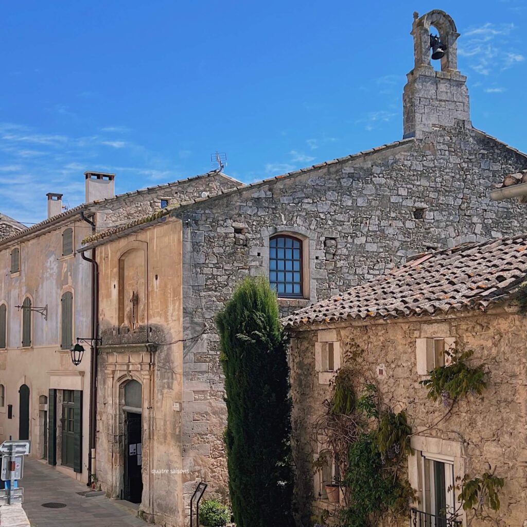 南フランスの村、メネルブの礼拝堂(Chapelle Saint-Blaise)