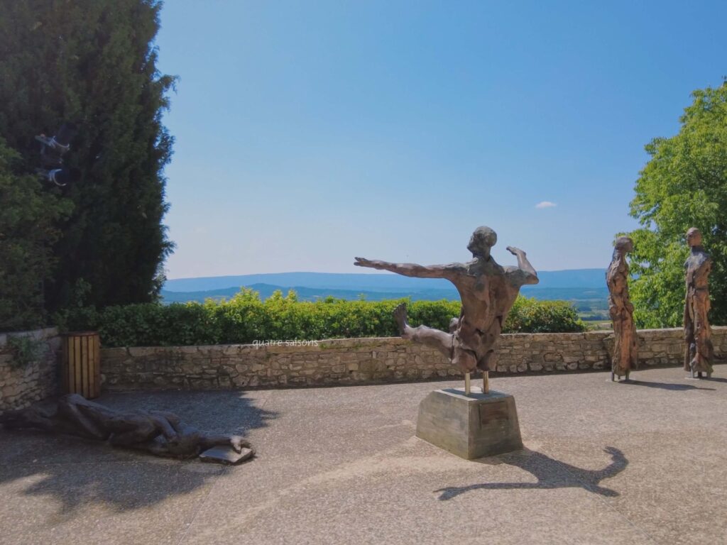南フランスの村、ジュカにある彫刻