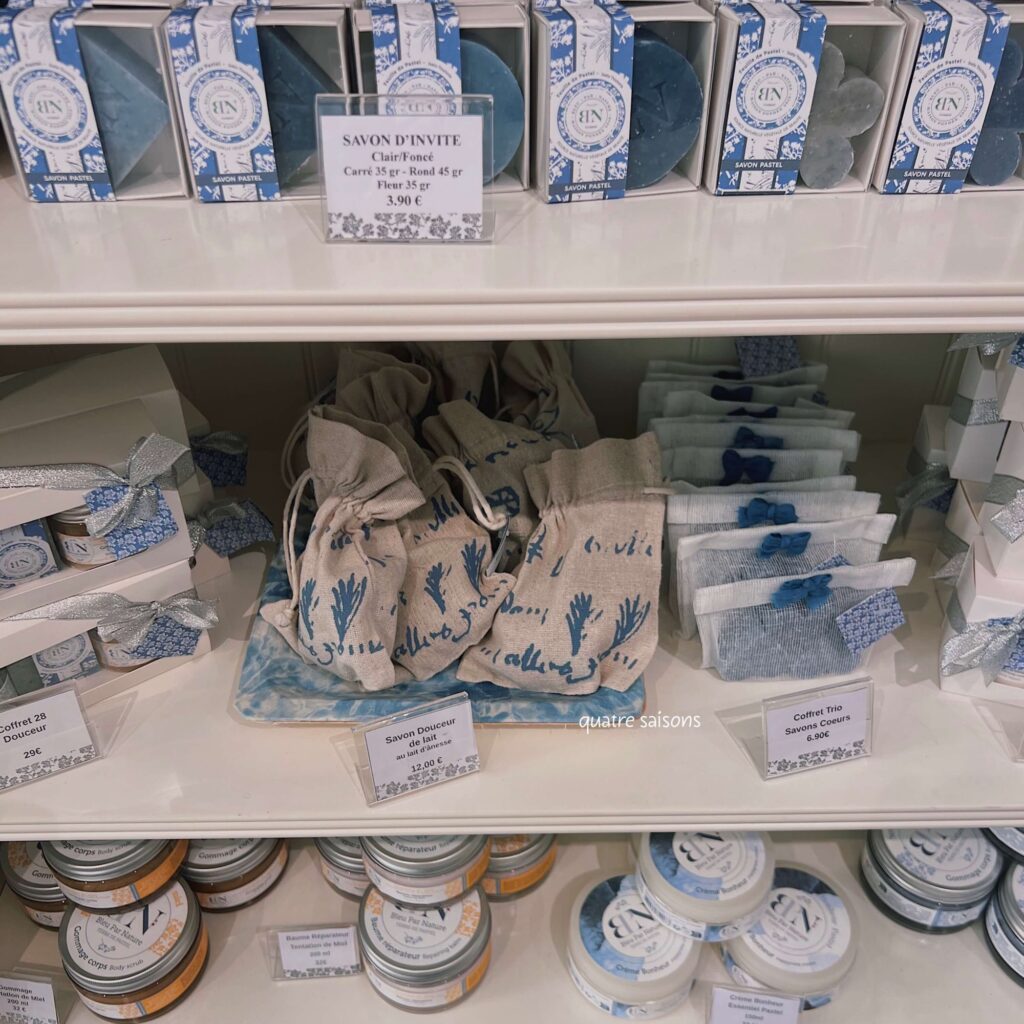 トゥールーズでパステルグッズが買えるお店。Terre de Pastel - Maison Bleu de Pastel