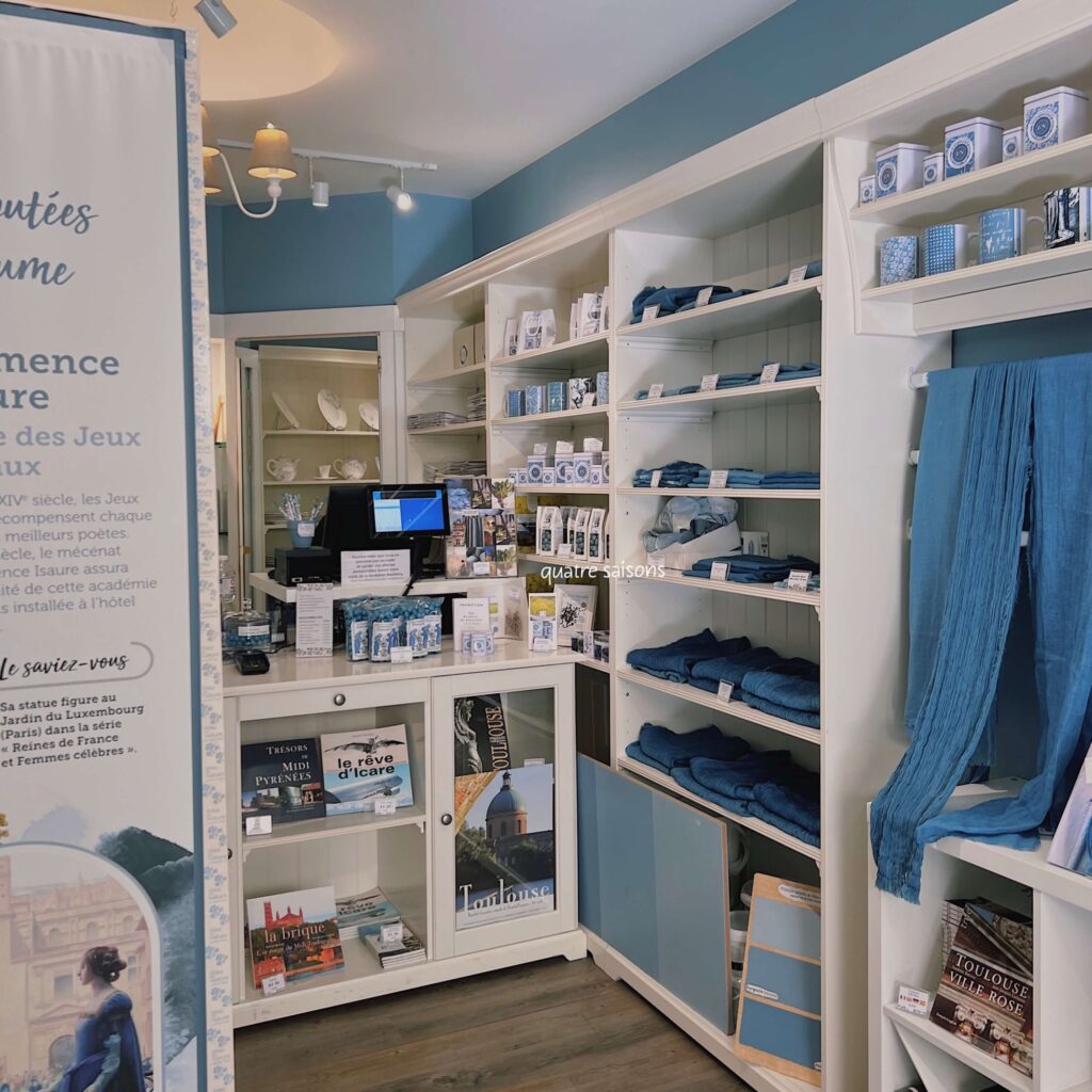 トゥールーズでパステルグッズが買えるお店。Terre de Pastel - Maison Bleu de Pastel