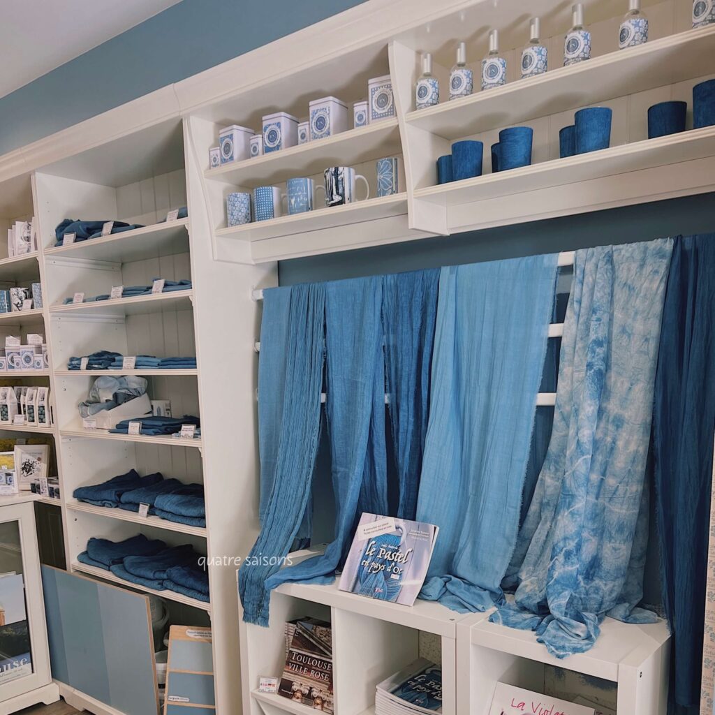 トゥールーズでパステルグッズが買えるお店。Terre de Pastel - Maison Bleu de Pastel