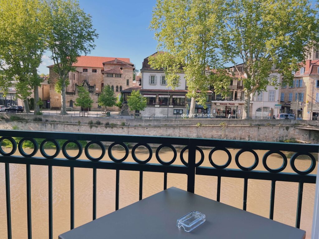 フランス南西部の街、フィジャックのベストウエスタンホテル(Le Pont D'Or Best western)