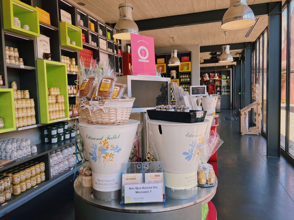 ブルゴーニュの街ボーヌのマスタード屋さん、La Moutarderie Fallotのミュージアムショップ