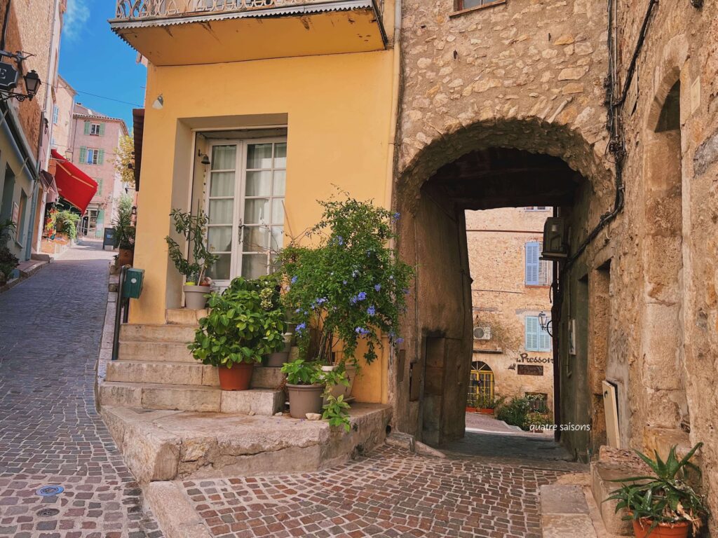 南フランスの街ファイヤンスの旧市街