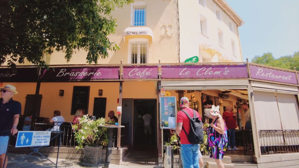 南フランスの村、グリモーのレストラン、Café Le Clem's Restaurant