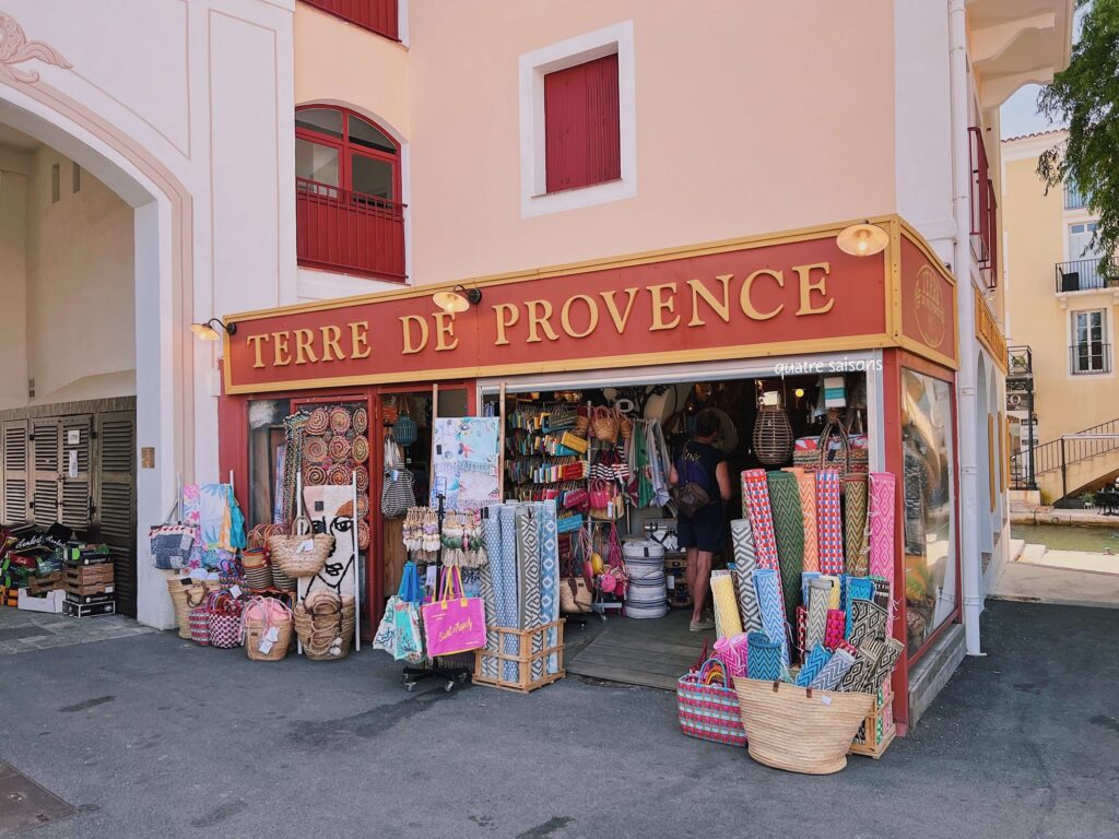 グリモーの港町のお土産やさんTerre de Provence