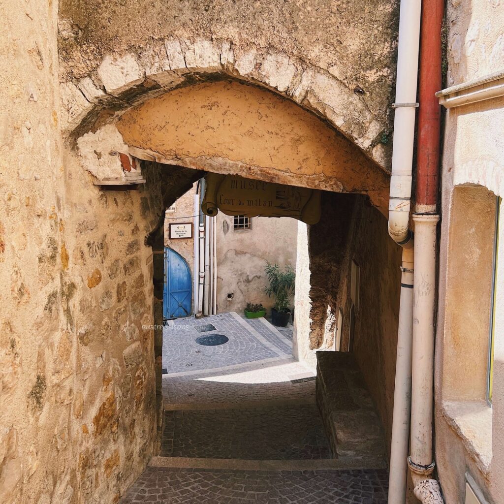南フランス、ファイヤンスのミタンのオーブンの博物館