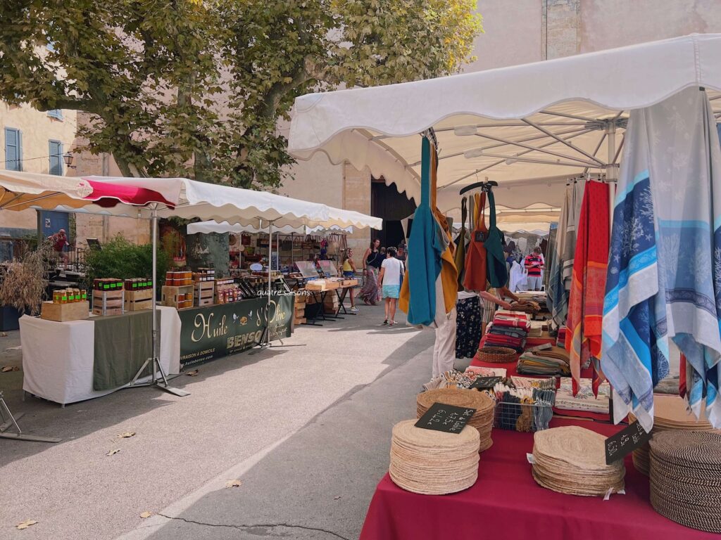 南フランスの街、ファイヤンスのマルシェ