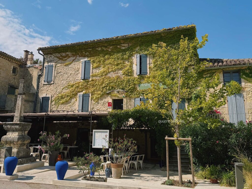 南フランスの村、リュッサン