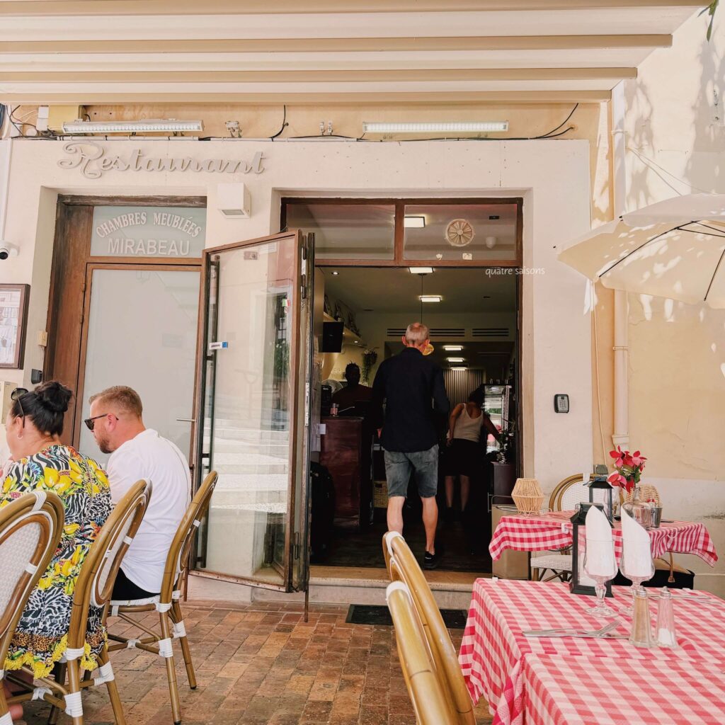 南フランス海辺の街、カシ(Cassis)のレストランla maison