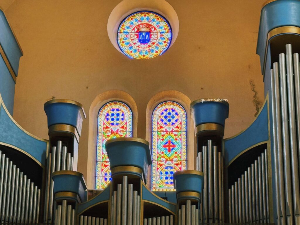 南フランス海辺の街、カシ(Cassis)のサンミッシェル教会 （Eglise Saint Michel de Cassis）