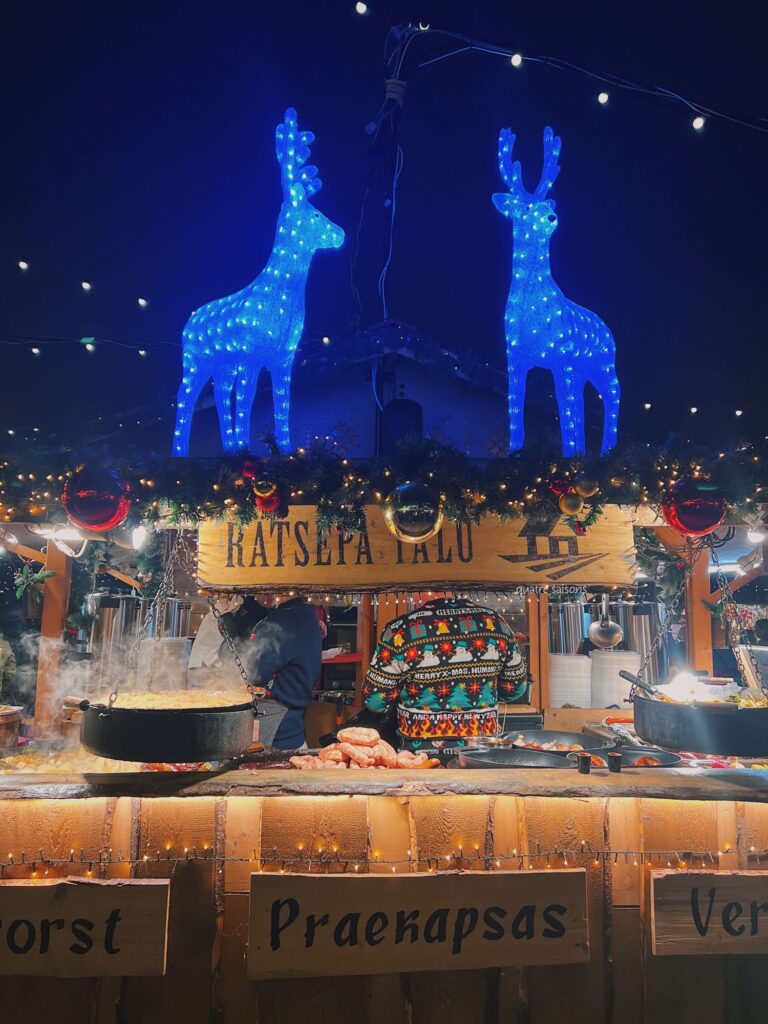 エストニア・タリンのクリスマスマーケットで売っていた食事系