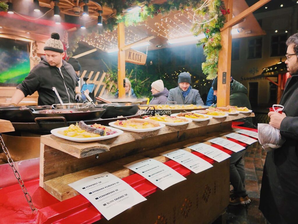 エストニア・タリンのクリスマスマーケットで売っていた食事系