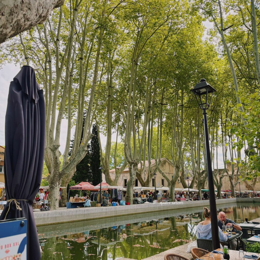 南フランスの村、キュキュロンのマルシェ