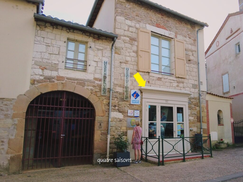 フランス南西部の村、モネスティエ、フランスの最も美しい村のひとつ観光案内所