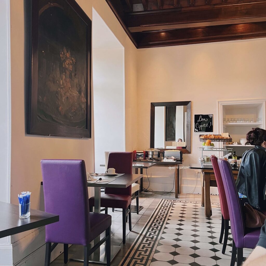 フランス南西部の街、ミヨーで利用したホテルChâteau de Creisselsの朝食