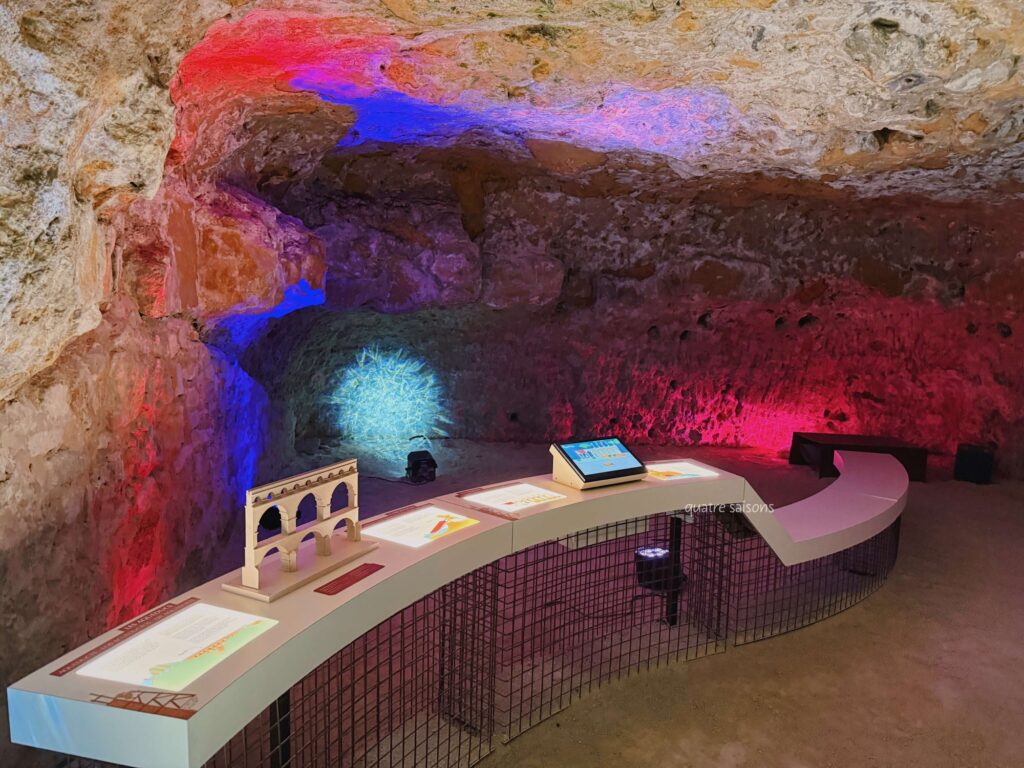 南フランスの街、オランジュの古代劇場