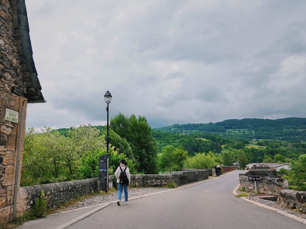 フランス南西部の美しい村、サン・コーム・ドルトの橋
