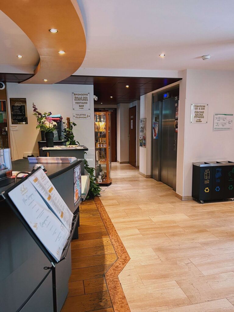 フランス南西部の街、フィジャックのベストウエスタンホテル(Le Pont D'Or Best western)